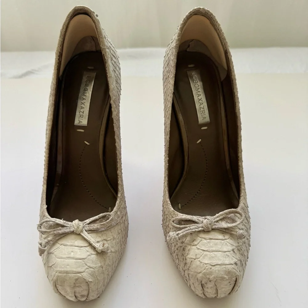 BCBGMaxAzria Gray Snakeskin Print Heels size 7 . Animal Print Stiletto Pumps - Picture 7 of 11